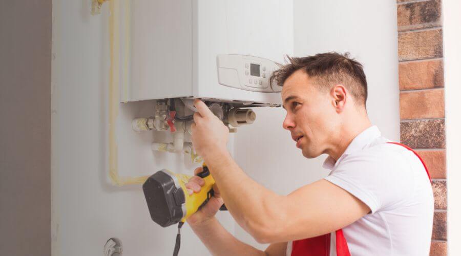 Expert burst pipe repair services in New Salem, IL
